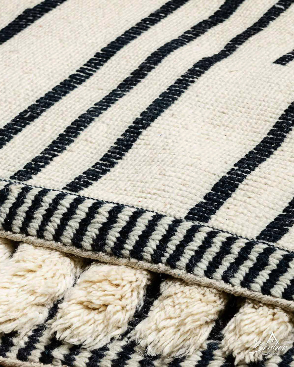 Minimalist Beni Ourain Rug 3 X 5 Ft | 90 X 150 Cm / With Tassels / Short (0.4” / 1 cm)