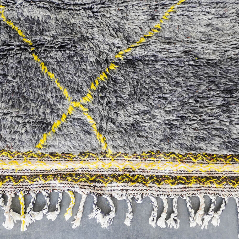 Grey and yellow Mrirt rug