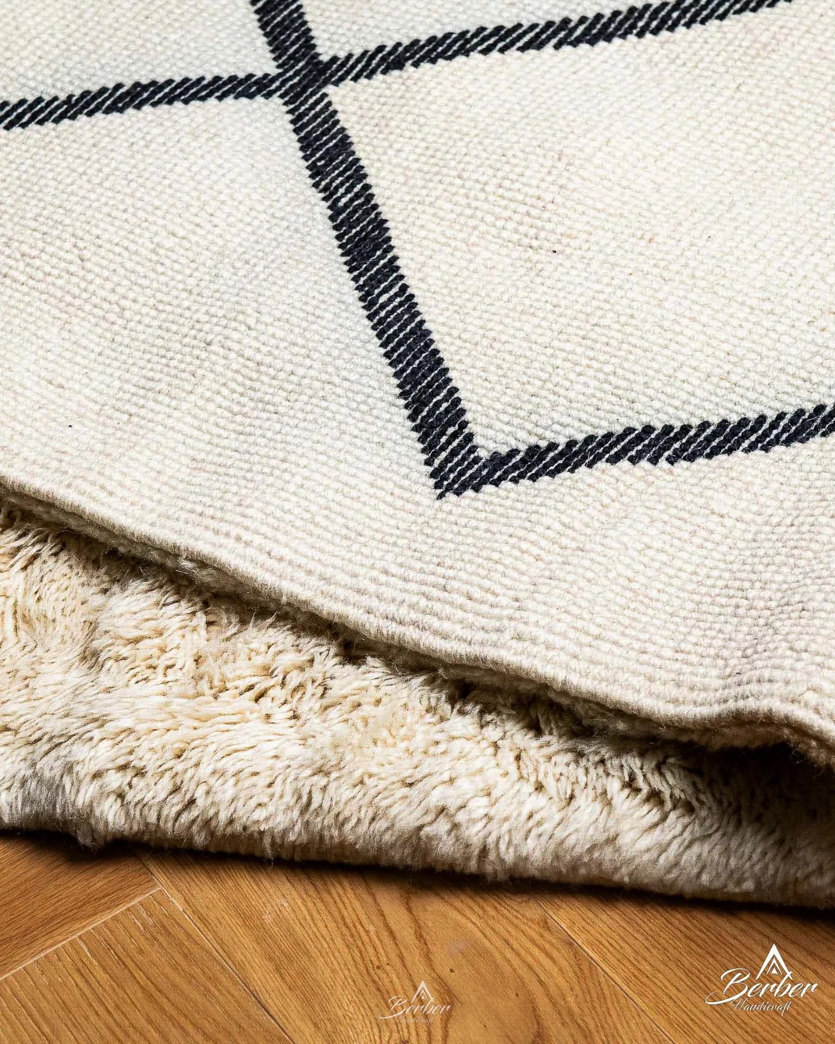 Neutral Berber Wool Rug 3 X 5 Ft | 90 X 150 Cm / With Tassels / Short (0.4” / 1 cm)