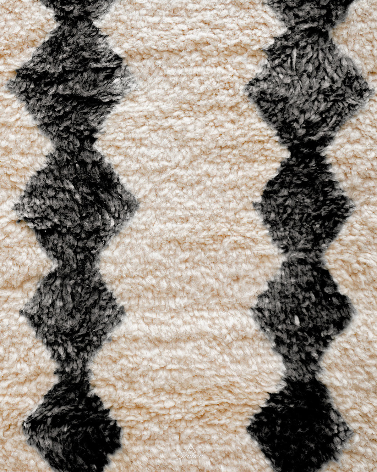 Black and White Berber Rug 3 X 5 Ft | 90 X 150 Cm / With Tassels / Short (0.4” / 1 cm)