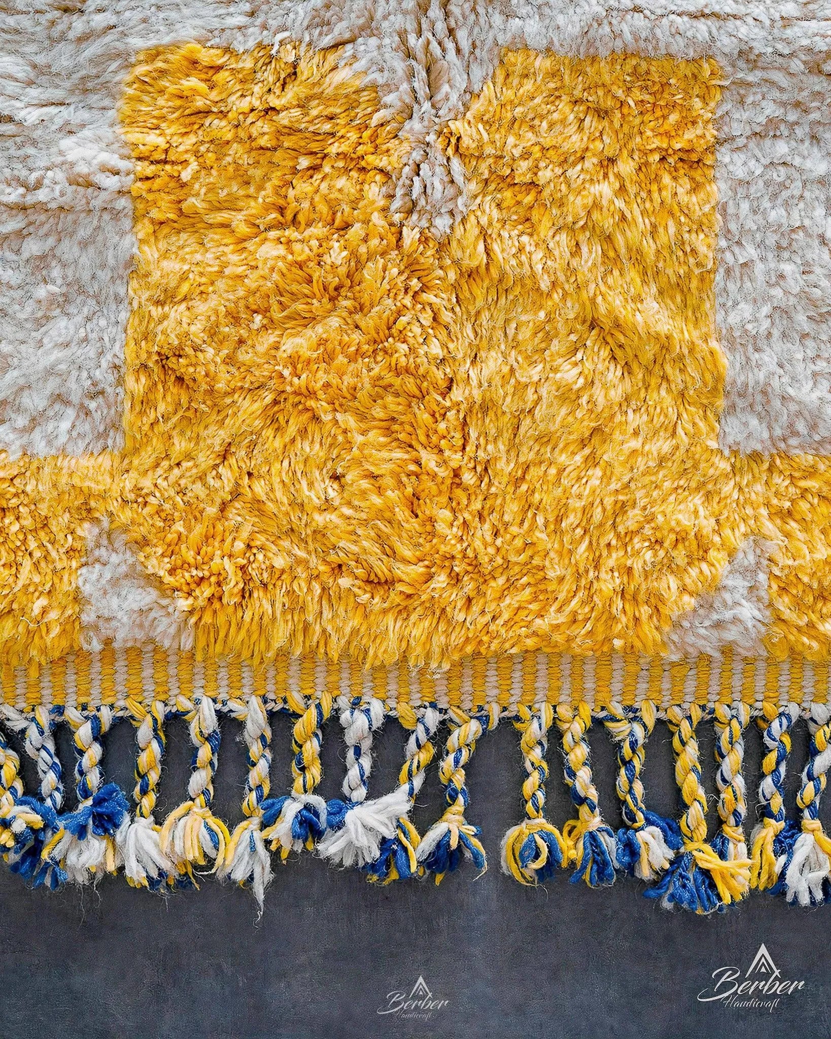 White and Gold Rug 3 X 5 Ft | 90 X 150 Cm / With Tassels / Short (0.4” / 1 cm)