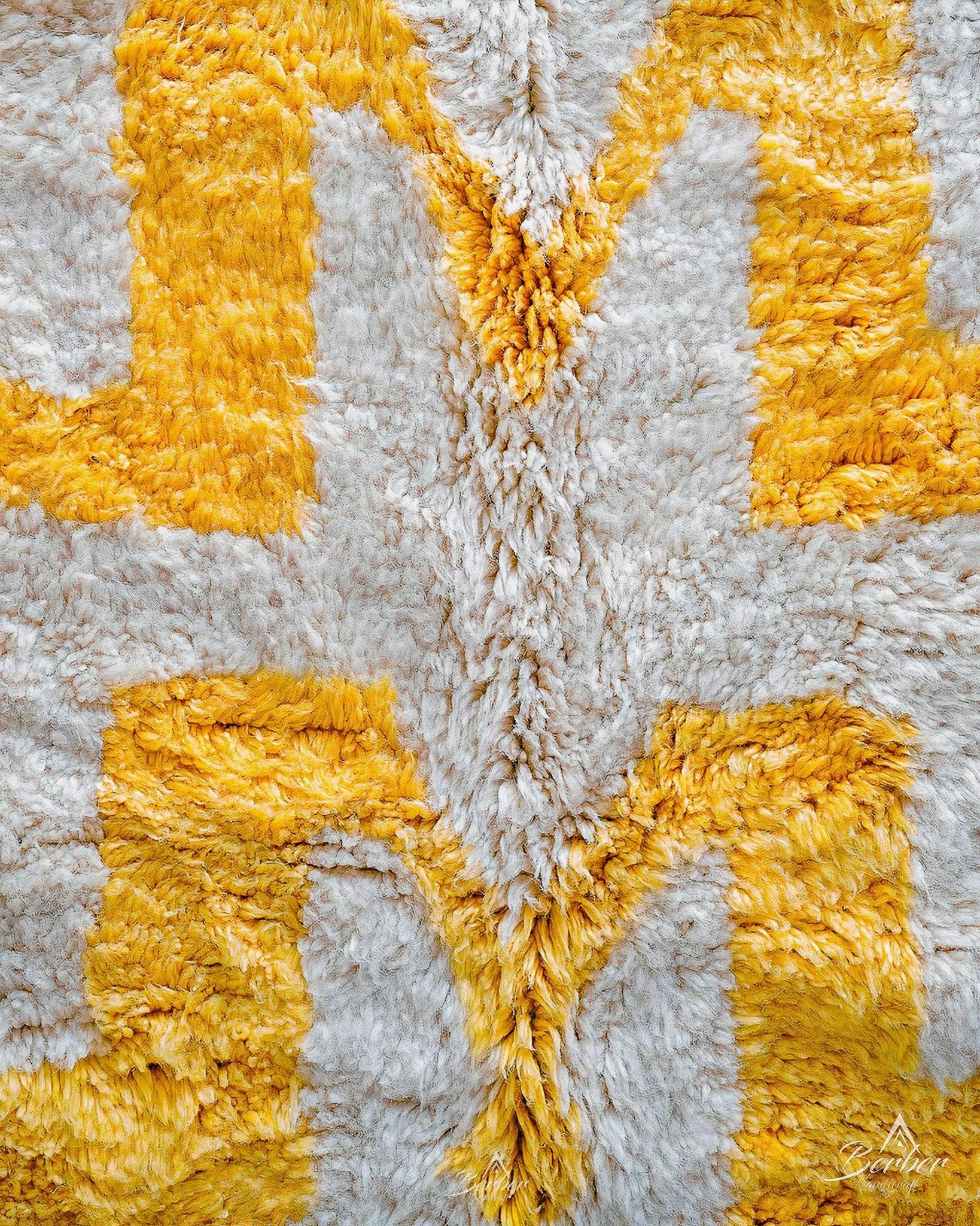 White and Gold Rug 3 X 5 Ft | 90 X 150 Cm / With Tassels / Short (0.4” / 1 cm)