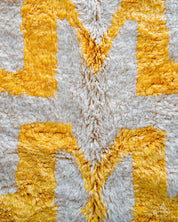White and Gold Rug 3 X 5 Ft | 90 X 150 Cm / With Tassels / Short (0.4” / 1 cm)