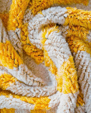 White and Gold Rug 3 X 5 Ft | 90 X 150 Cm / With Tassels / Short (0.4” / 1 cm)