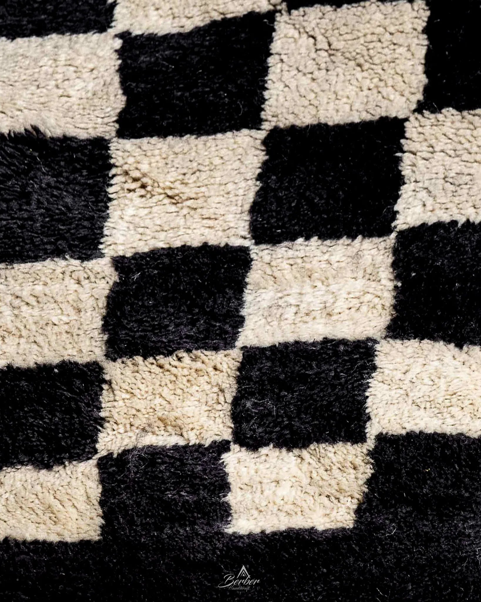 Soft Checkered Rug 3 X 5 Ft | 90 X 150 Cm / With Tassels / Short (0.4” / 1 cm)