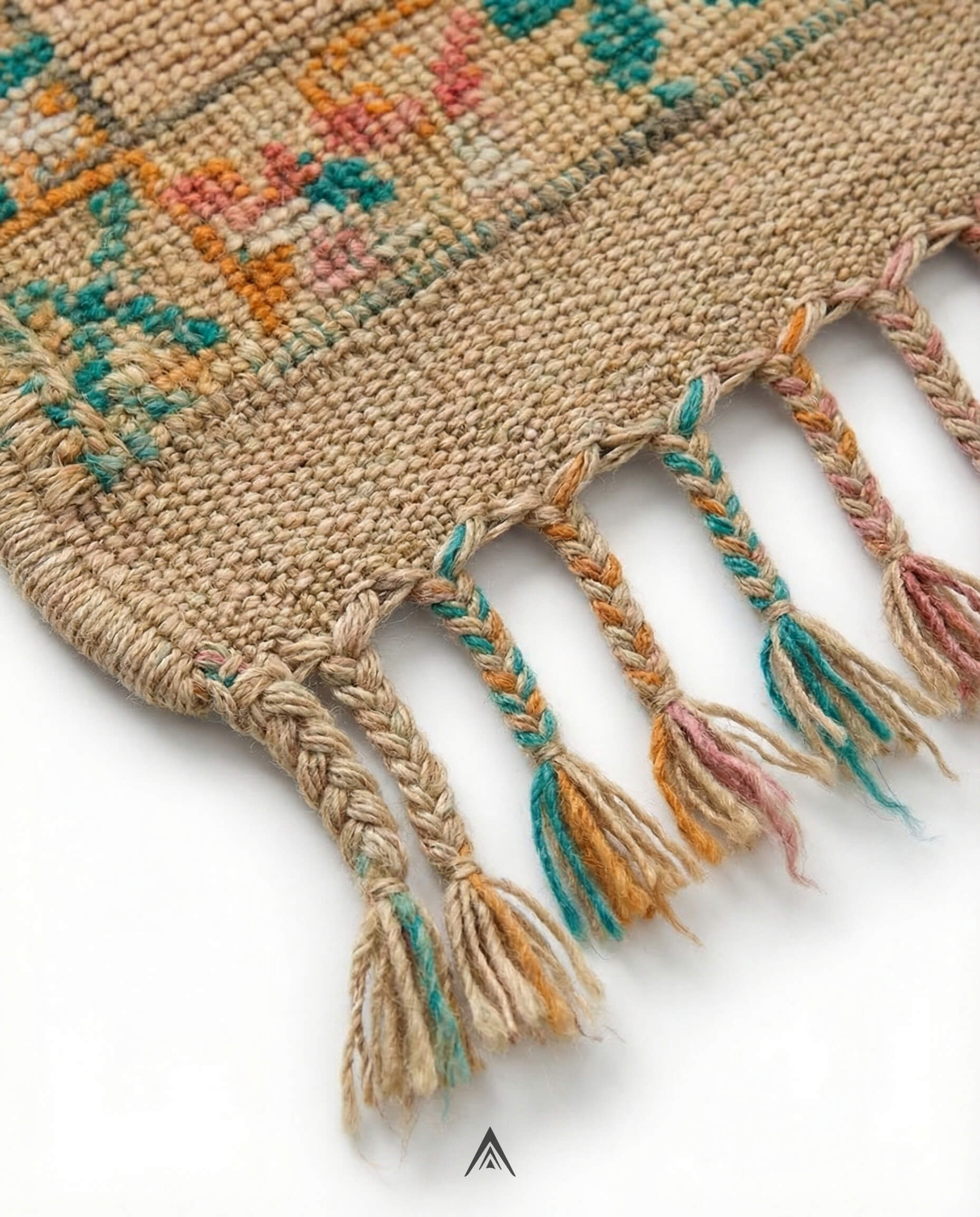 Vintage Accent Rug 5.7x8.5 ft — 175x260 cm-Berber Handicraft