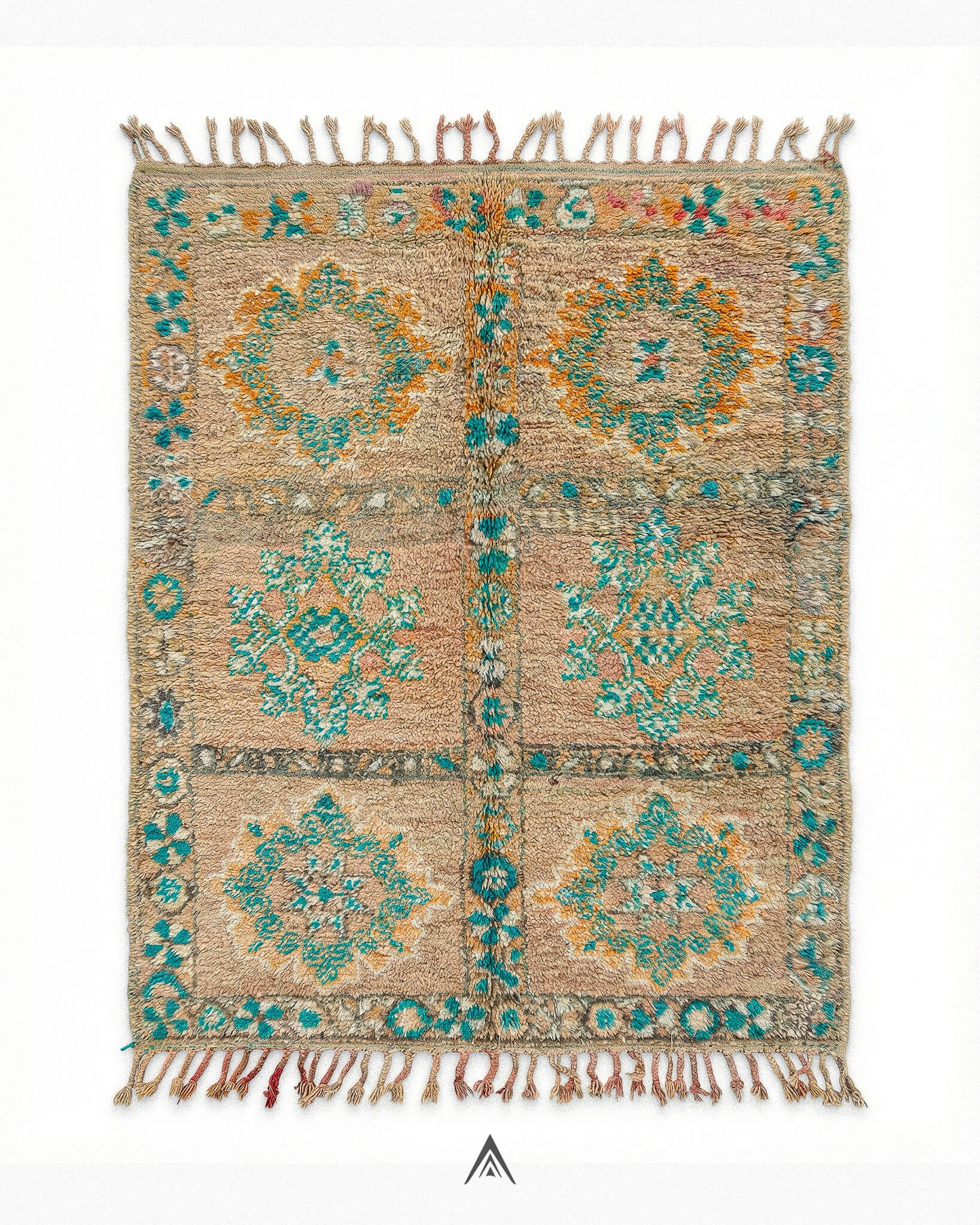 Vintage Accent Rug 5.7x8.5 ft — 175x260 cm-Berber Handicraft