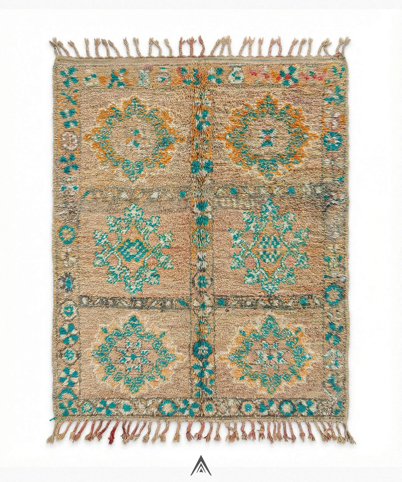 Vintage Accent Rug 5.7x8.5 ft — 175x260 cm-Berber Handicraft