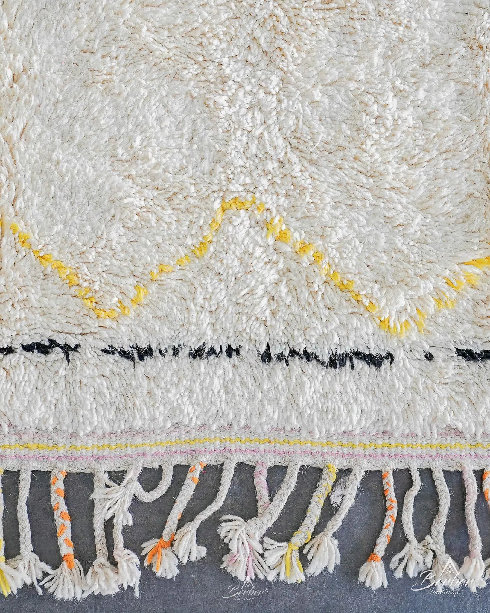 White Boho Rug 3 X 5 Ft | 90 X 150 Cm / With Tassels / Short (0.4” / 1 cm)