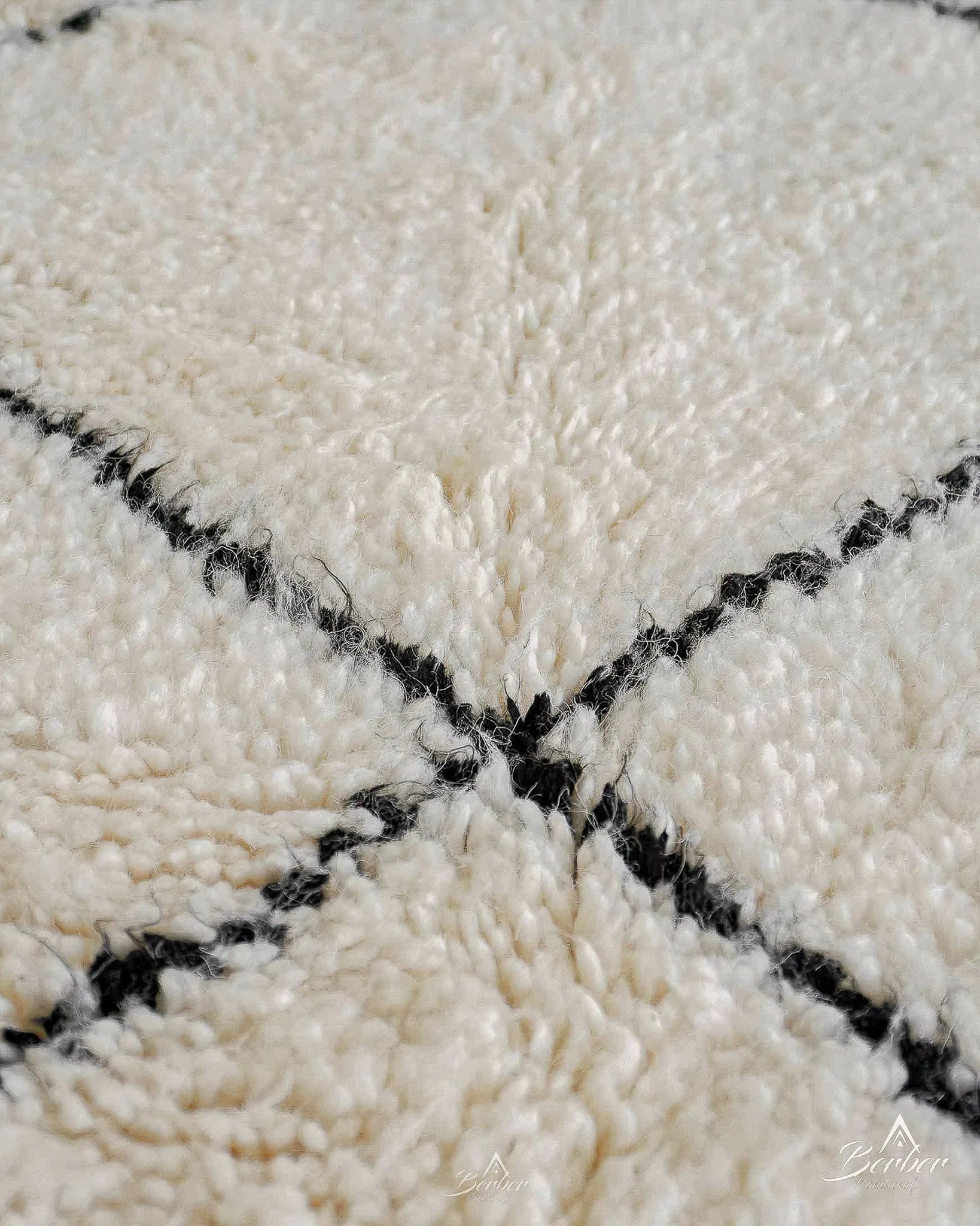 Wool Rug Runner 2 X 6 Ft | 60 X 180 Cm / With Tassels / Short (0.4” / 1 cm)