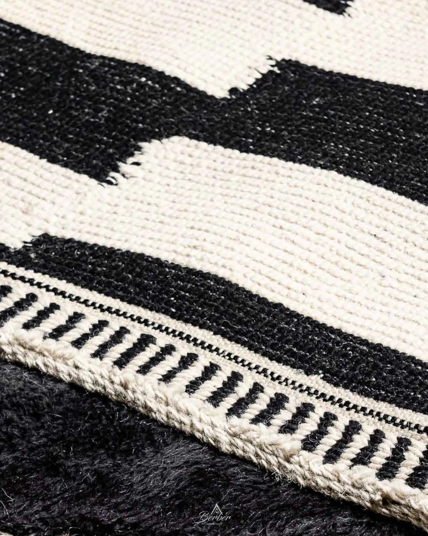 Checkered Rug 3 X 5 Ft | 90 X 150 Cm / With Tassels / Short (0.4” / 1 cm)