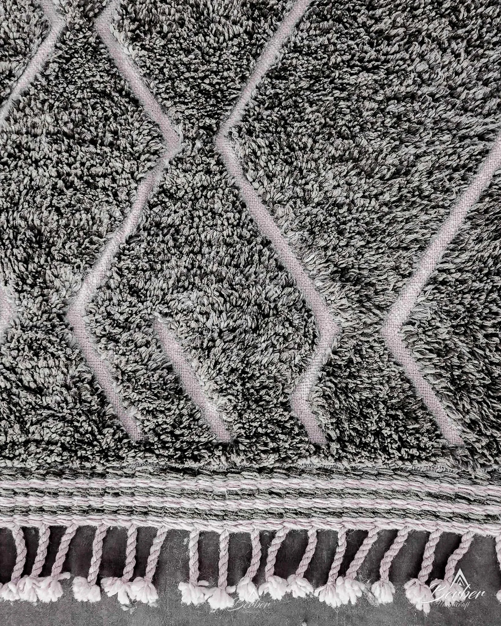 Grey Beni Ourain Berber Rug 3 X 5 Ft | 90 X 150 Cm / With Tassels / Short (0.4” / 1 cm)