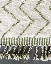 White and Green Zigzag Rug 3 X 5 Ft | 90 X 150 Cm / With Tassels / Short (0.4” / 1 cm)