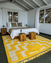 White and Gold Rug 3 X 5 Ft | 90 X 150 Cm / With Tassels / Short (0.4” / 1 cm)